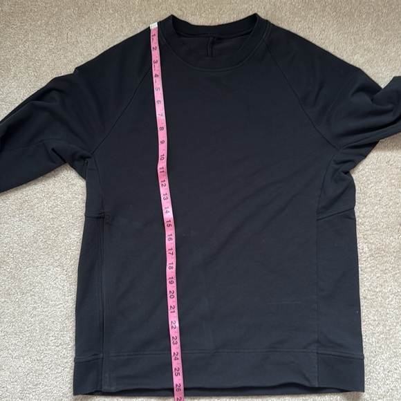 Men’s medium black Lululemon pullover crew neck - Picture 7 of 8